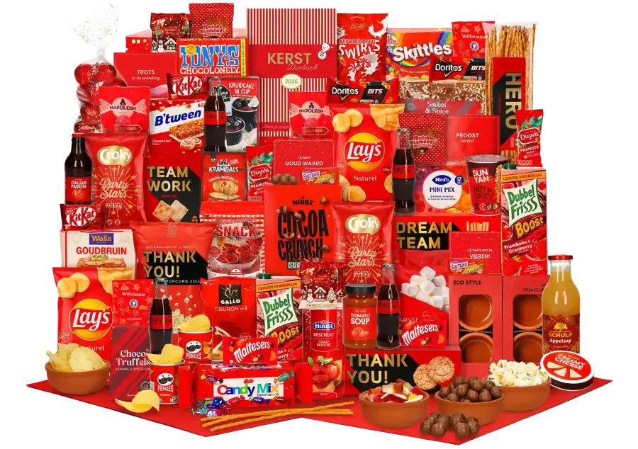 Luxe royaal gevuld kerstpakket met vier terra cotta schaaltjes, diverse zoete, hartige A-merk snacks, Coca Cola en een aantal ontbijt producten