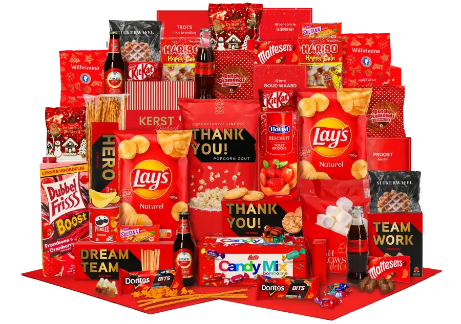 Royaal gevuld kerstpakket met diverse zoete, hartige A-merk snacks, candy mix en twee biertjes