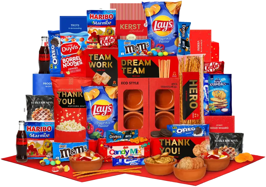 Goed gevuld kerstpakket met vier terra cotta schaaltjes, diverse zoete, hartige A-merk snacks en Coca Cola zero dat perfect is voor een feestje