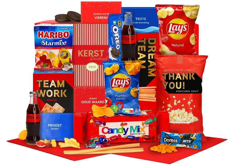 Kerstpakket met Candy mix, popcorn, chips, Haribo en creakers