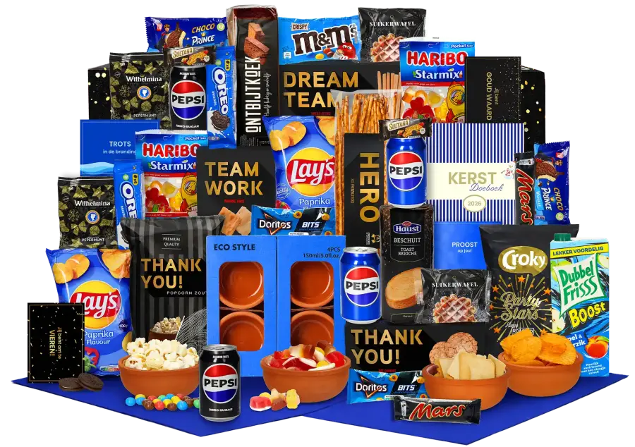 Royaal gevuld kerstpakket met terra cotta schaaltjes, diverse zoete, hartige A-merk snacks en Pepsi
