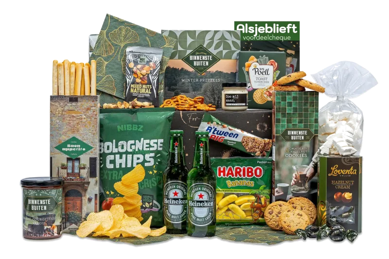 Binnenstebuiten kerstpakket met diverse lekkernijen en voucher