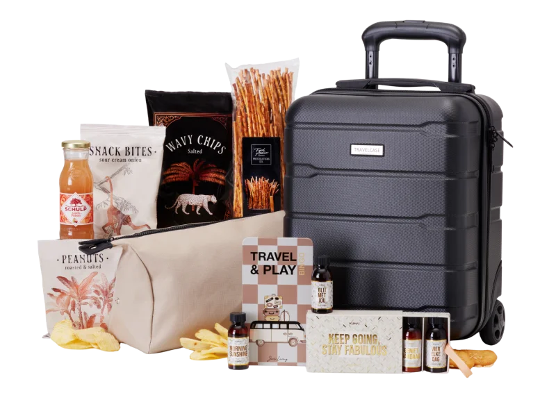 Feestelijk Genieten kerstpakket met reisartikelen en snacks