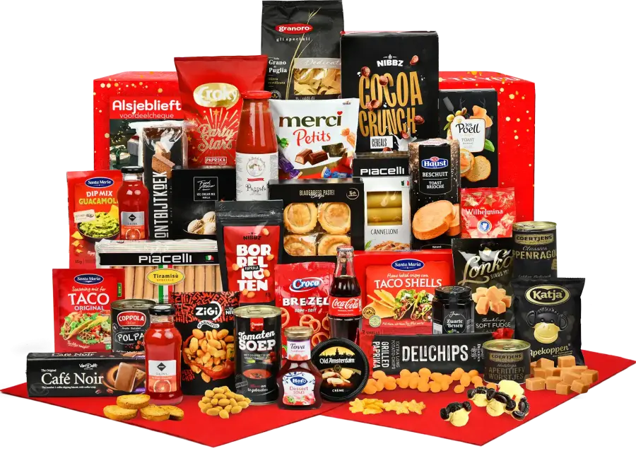 Goed gevuld kerstpakket met Coca cola  en diverse zoete en hartige foodproducten om een avondmaal te maken