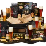 Kampvuur - ruim gevuld kerstpakket voor een gezellige buitenavond met vuurschaal, bierglazen, La Trappe bieren en snacks - Kerstpakketten.nl